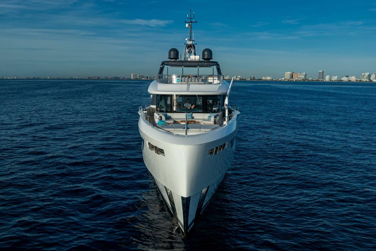 2023 Benetti 34M OASIS "KING'S LAIR" photo 8