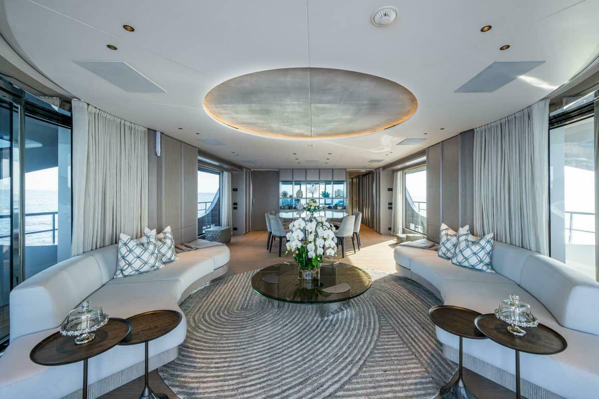 2023 Benetti 34M OASIS "KING'S LAIR" photo 4