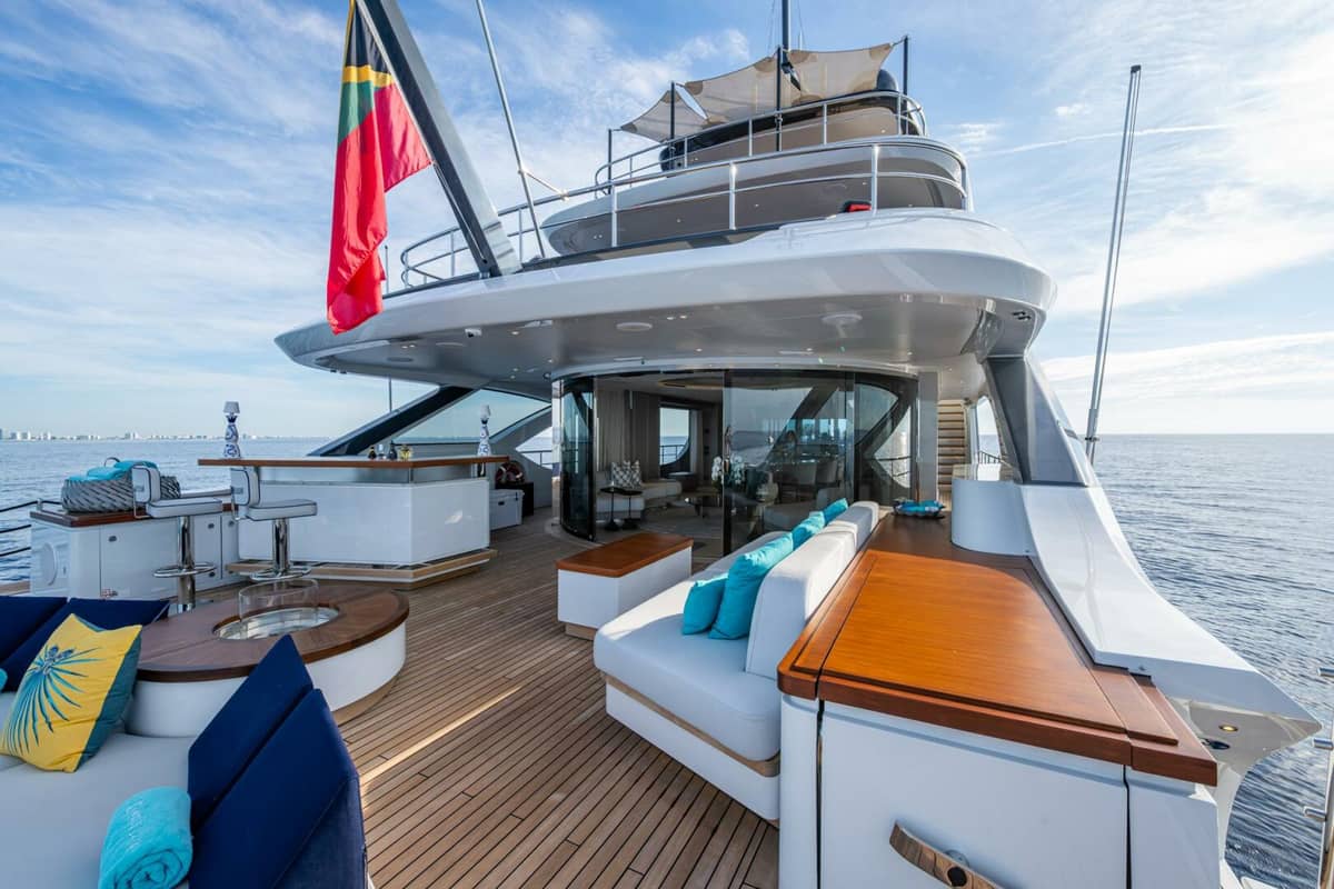 2023 Benetti 34M OASIS "KING'S LAIR" photo 14