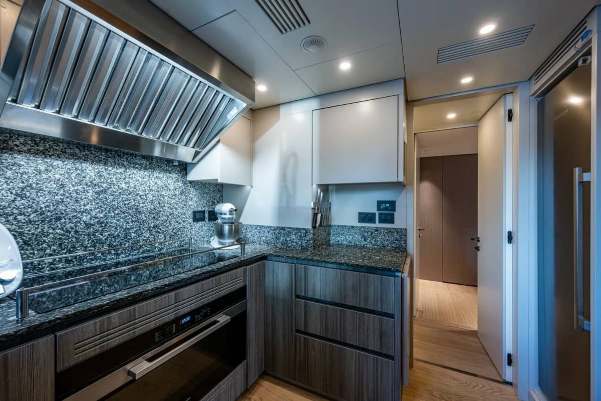 2023 Benetti 34M OASIS "KING'S LAIR" photo 40