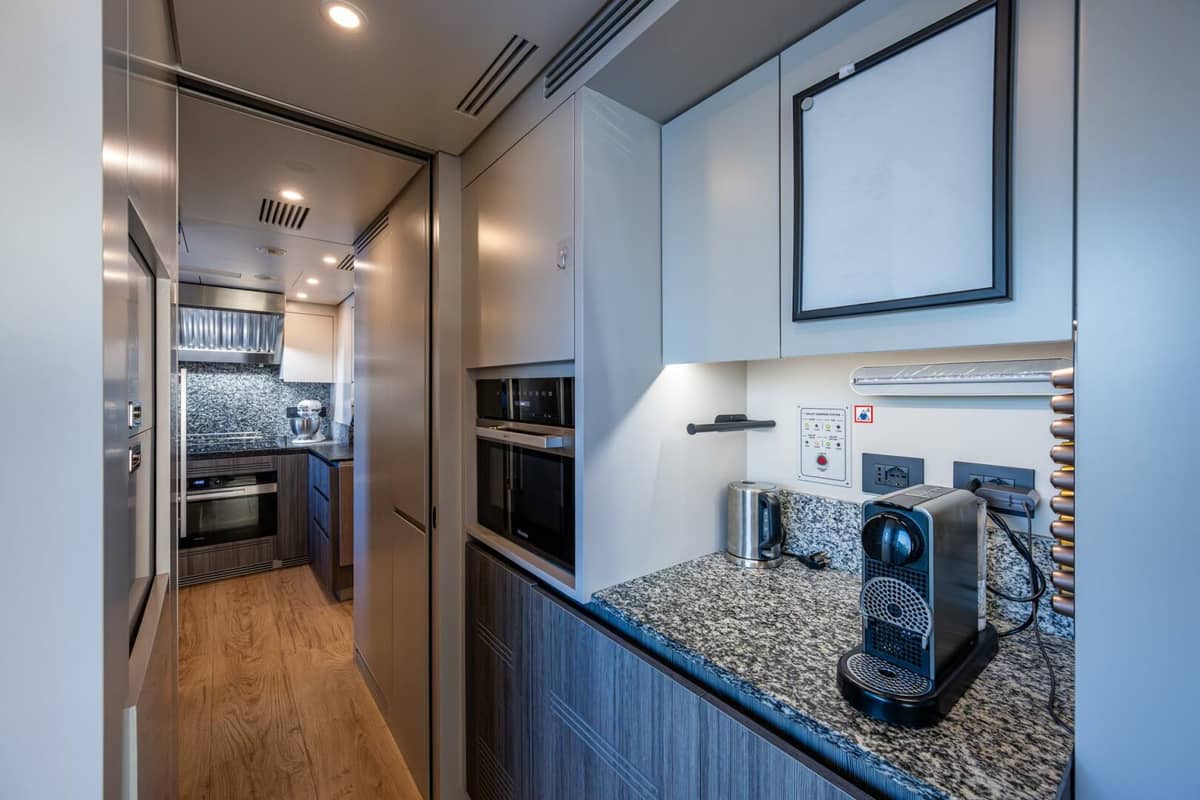 2023 Benetti 34M OASIS "KING'S LAIR" photo 34