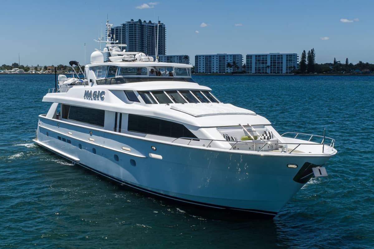 2005 Hatteras 100 Motor Yacht "MAGIC" photo 62