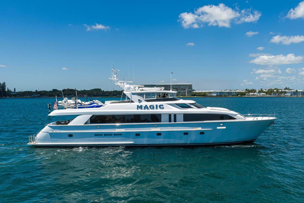 2005 Hatteras 100 Motor Yacht "MAGIC" photo