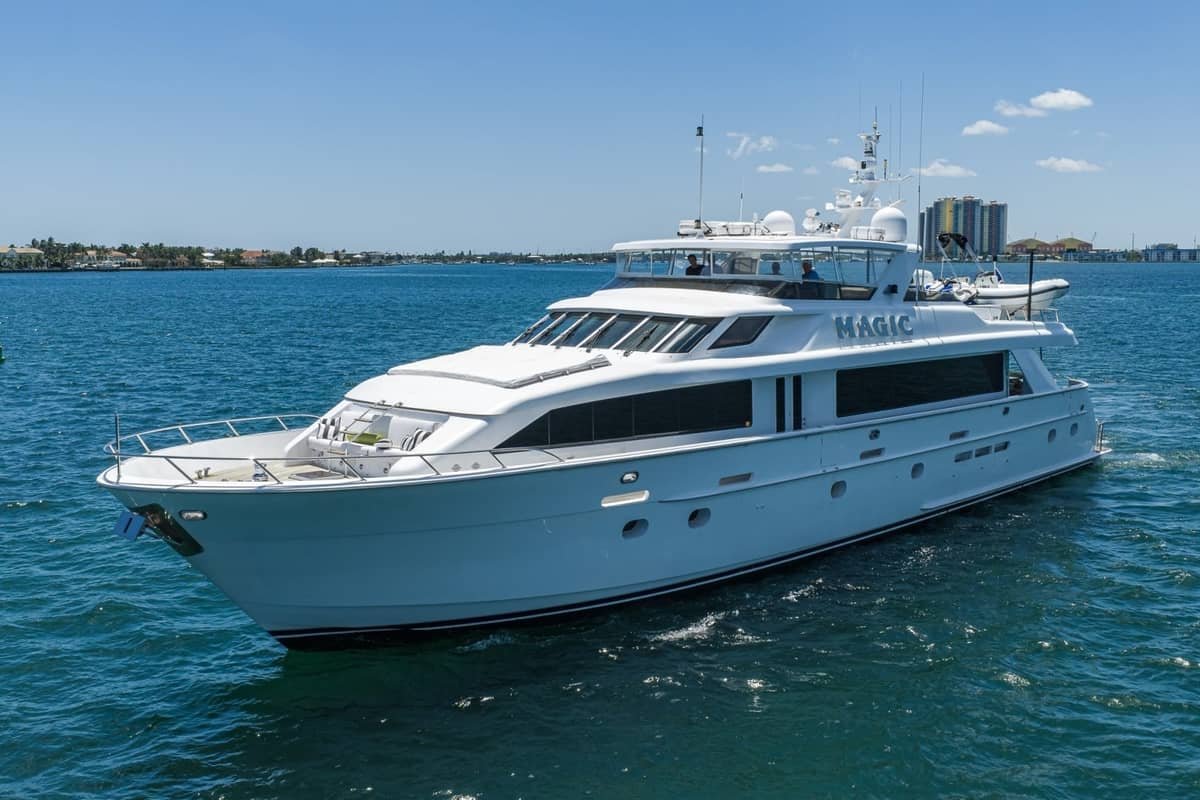 2005 Hatteras 100 Motor Yacht "MAGIC" photo 63