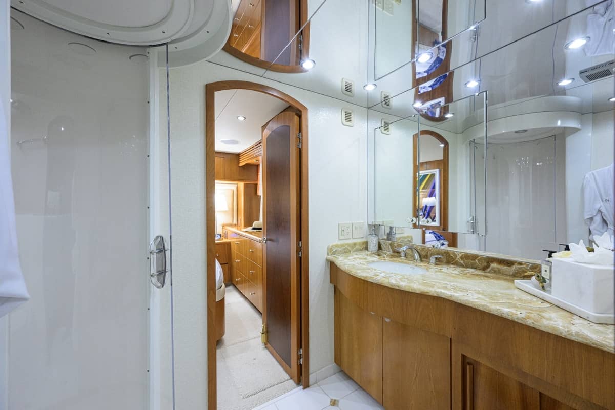 2005 Hatteras 100 Motor Yacht "MAGIC" photo 25