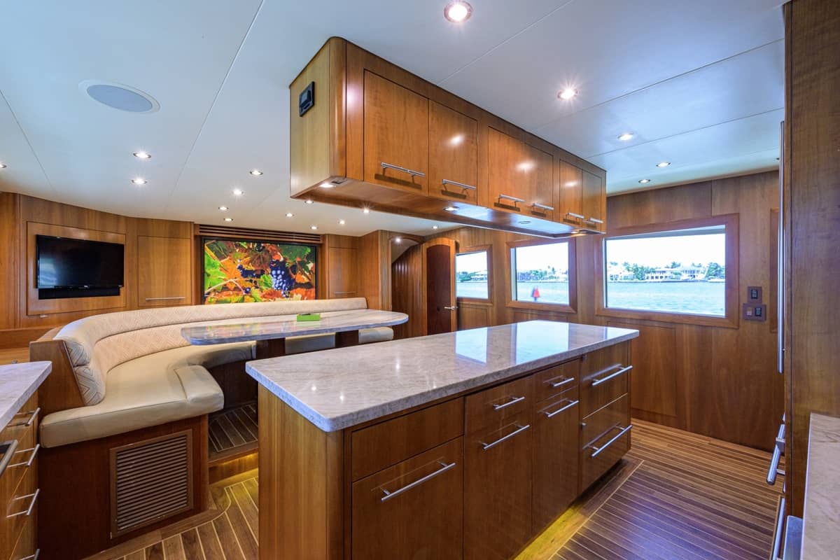 2005 Hatteras 100 Motor Yacht "MAGIC" photo 11