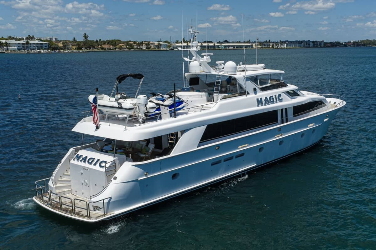 2005 Hatteras 100 Motor Yacht "MAGIC" photo 60