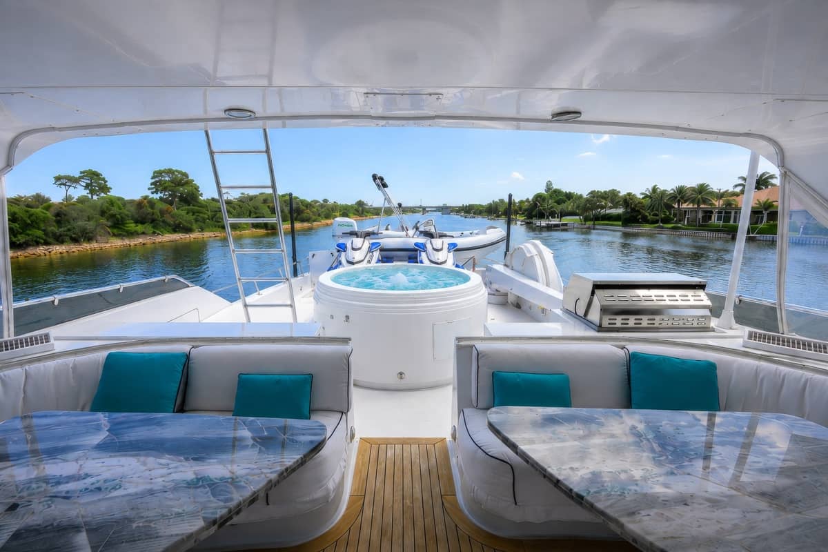 2005 Hatteras 100 Motor Yacht "MAGIC" photo 41