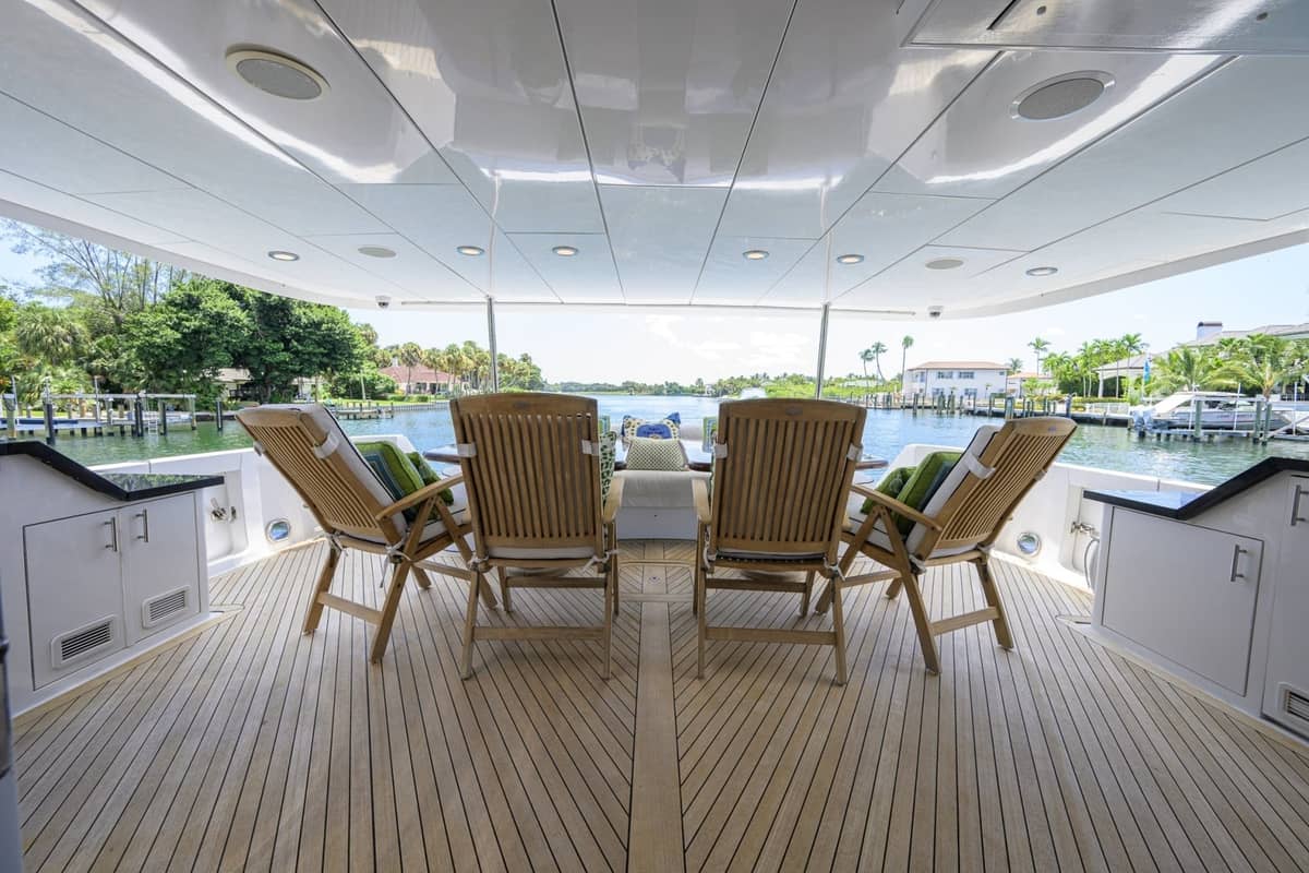 2005 Hatteras 100 Motor Yacht "MAGIC" photo 51