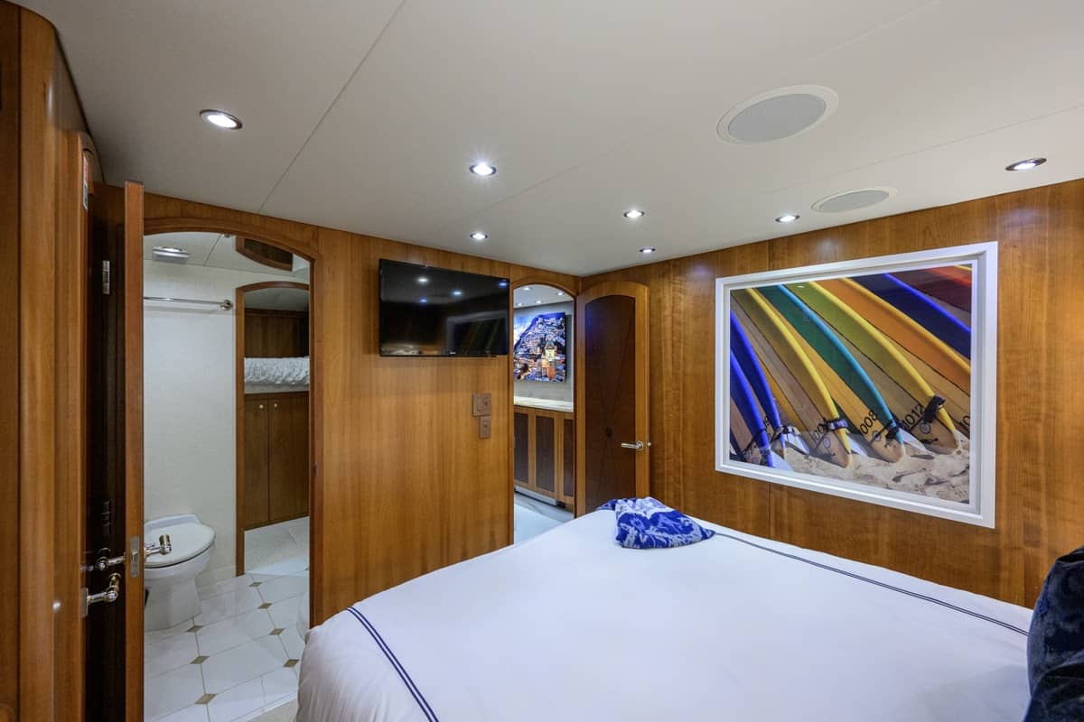 2005 Hatteras 100 Motor Yacht "MAGIC" photo 23