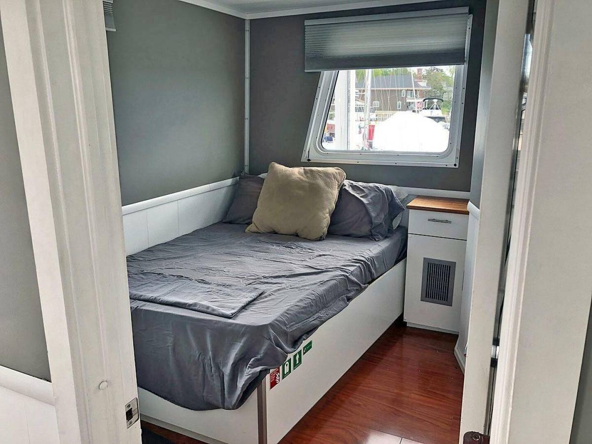 2013 Ocean Voyager 95 Expedition "CARE BEAR" photo 40