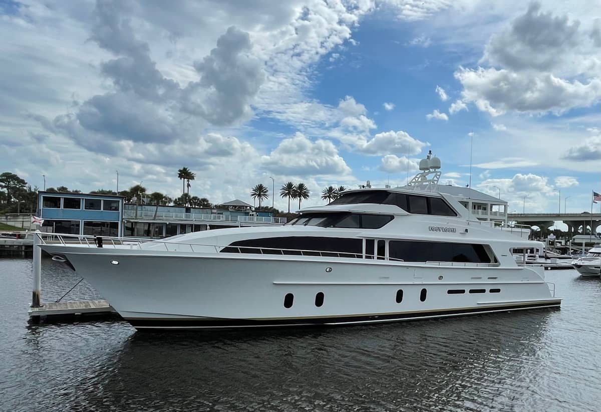 2008 Cheoy Lee 95 Motor Yacht "FOOTLOOSE" photo