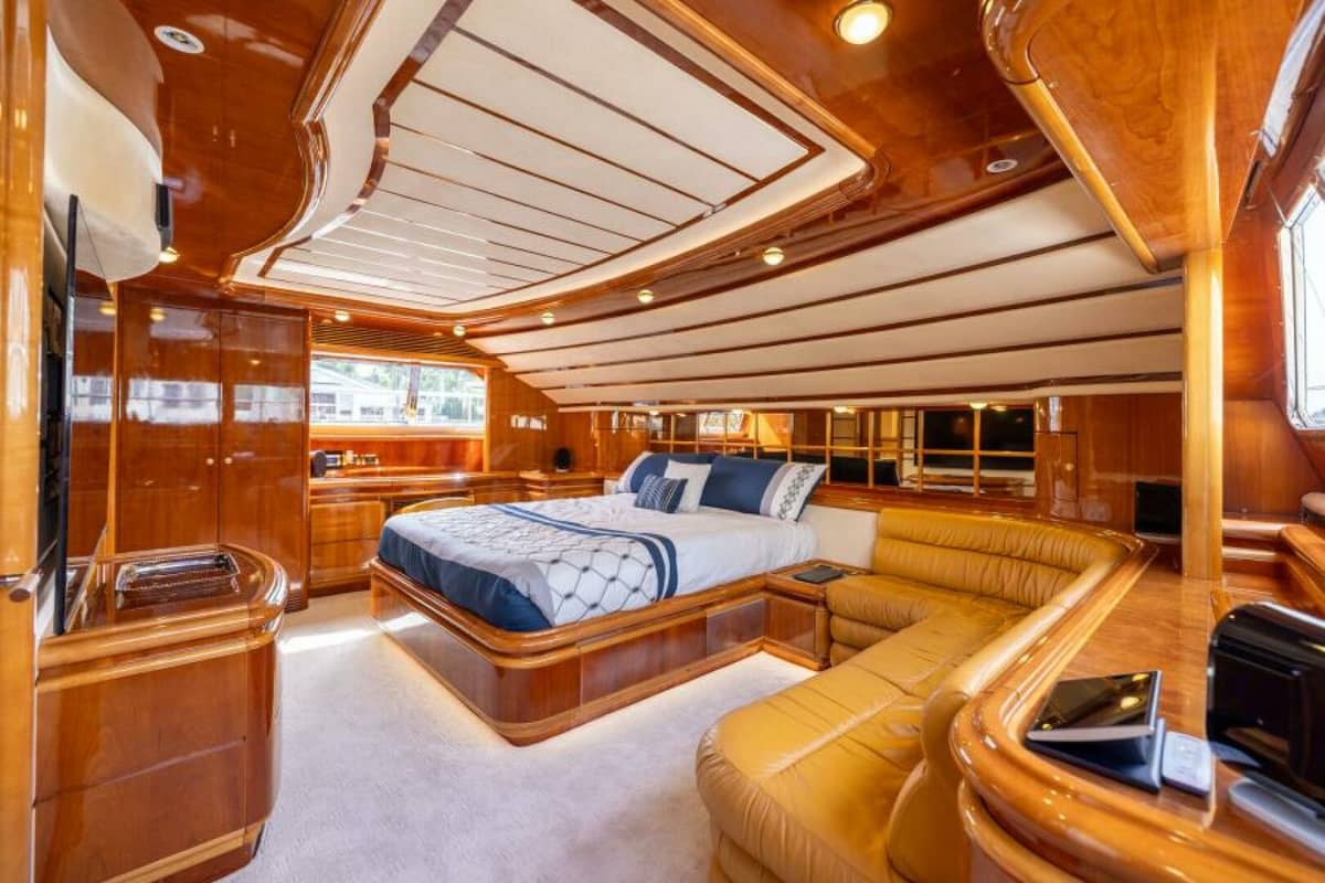 2001 Ferretti Yachts 94 Raised Pilothouse "DREAMCHASER" photo 16