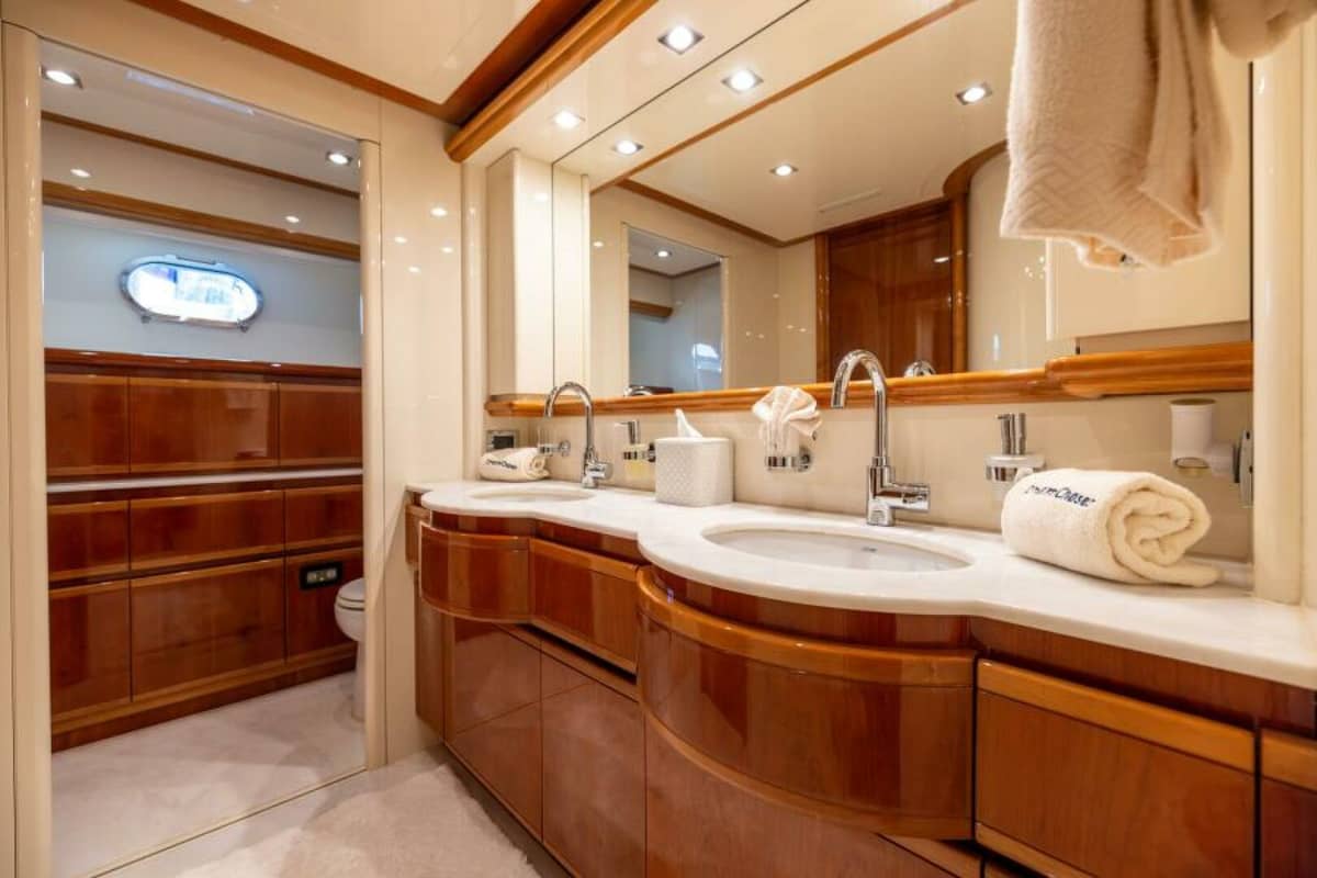 2001 Ferretti Yachts 94 Raised Pilothouse "DREAMCHASER" photo 15