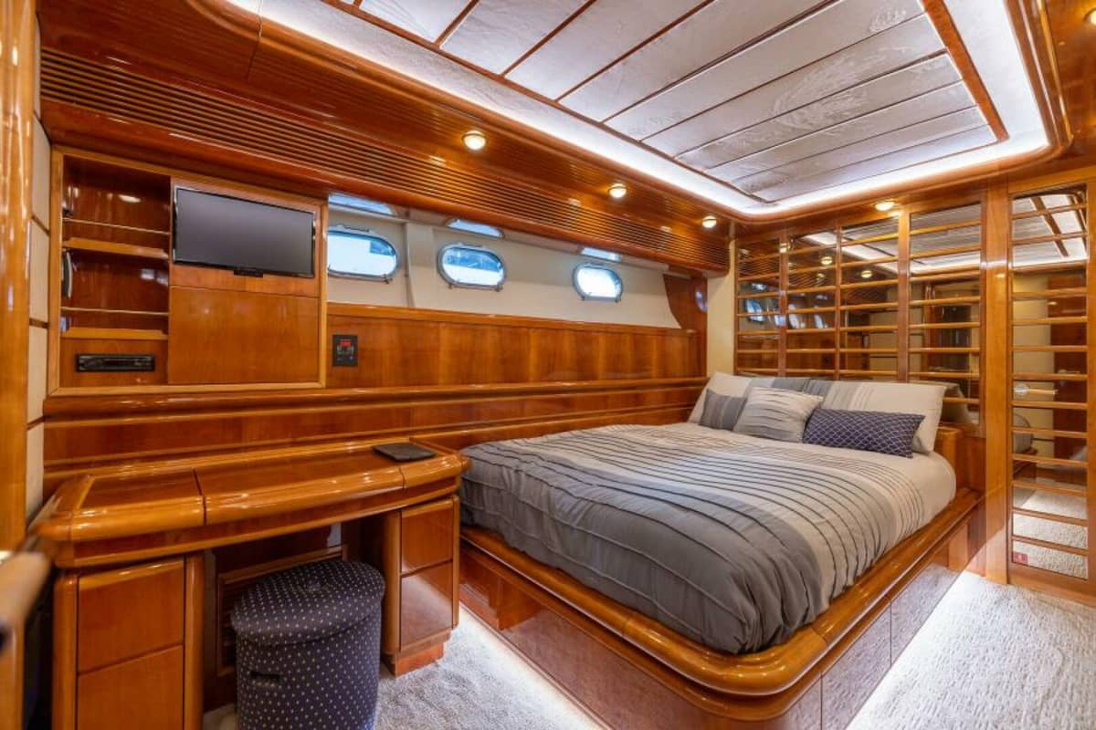2001 Ferretti Yachts 94 Raised Pilothouse "DREAMCHASER" photo 18