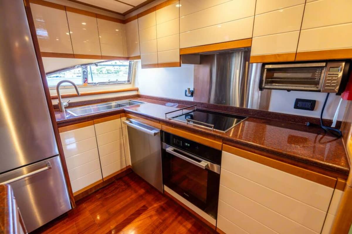2001 Ferretti Yachts 94 Raised Pilothouse "DREAMCHASER" photo 8