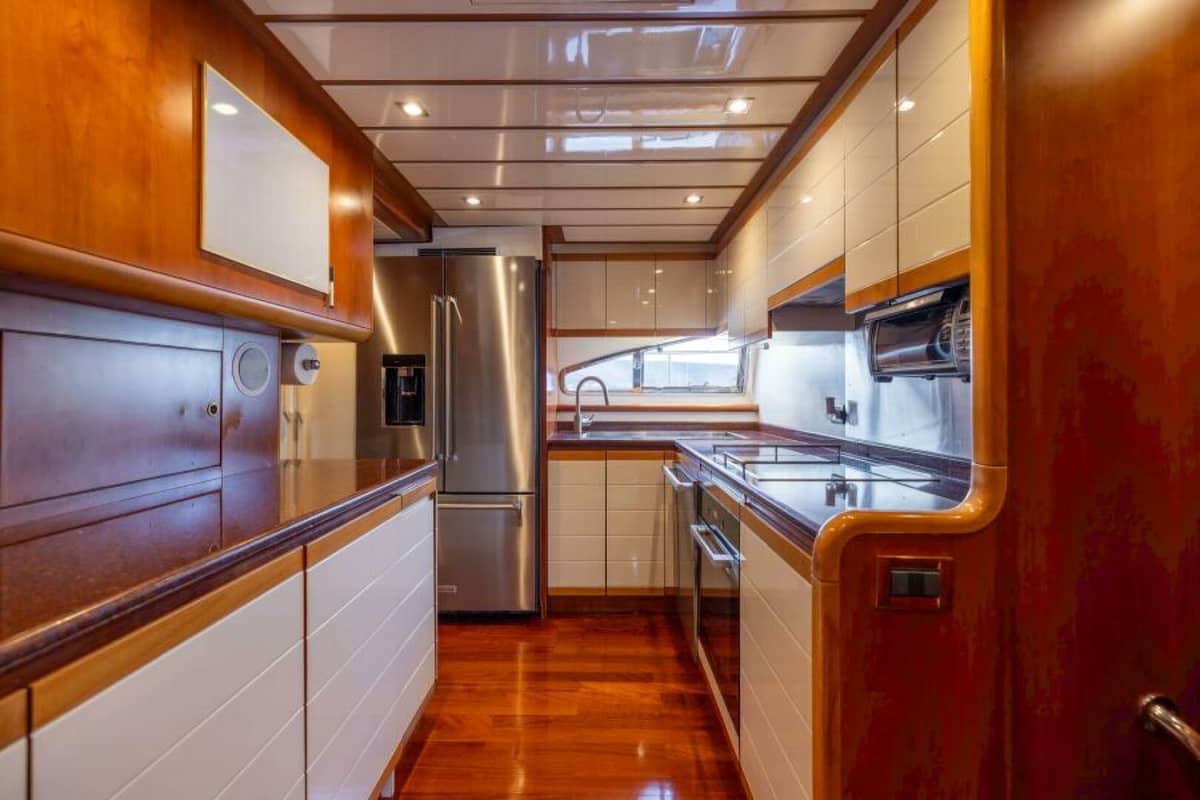 2001 Ferretti Yachts 94 Raised Pilothouse "DREAMCHASER" photo 7