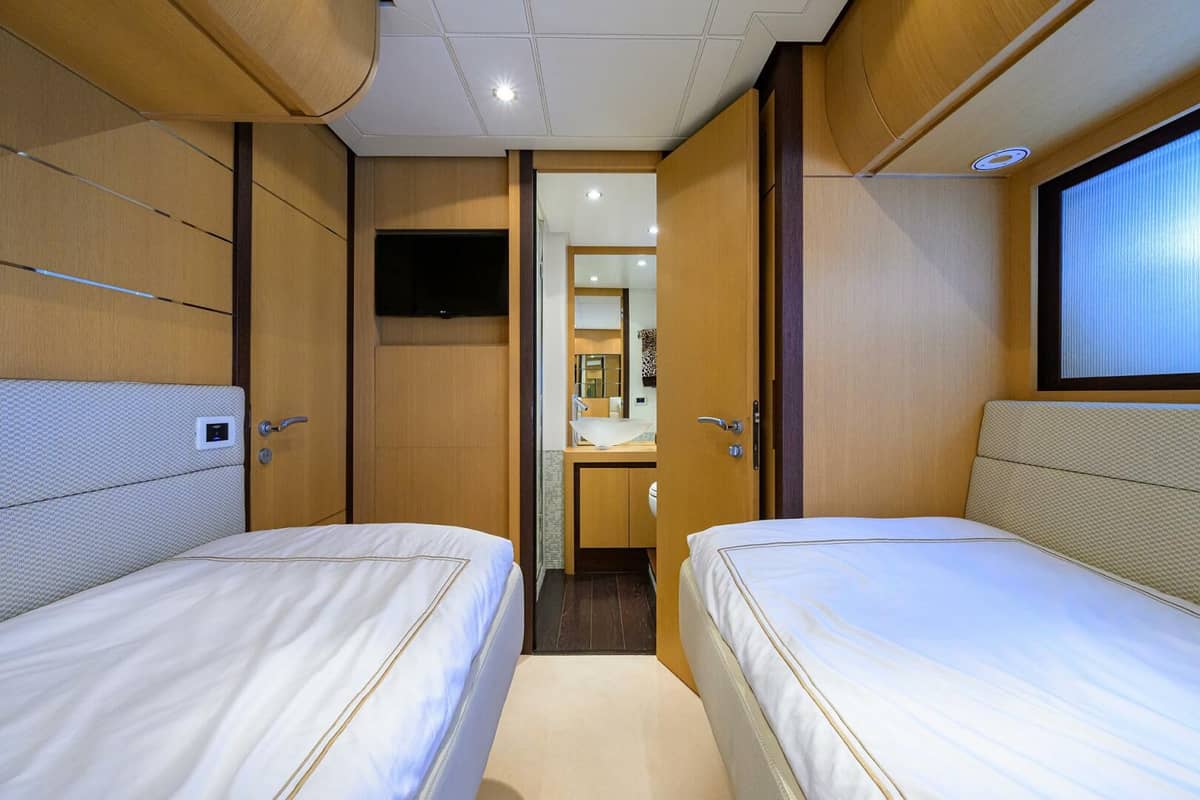 2009 Pershing 90 Express "Miura" photo 36