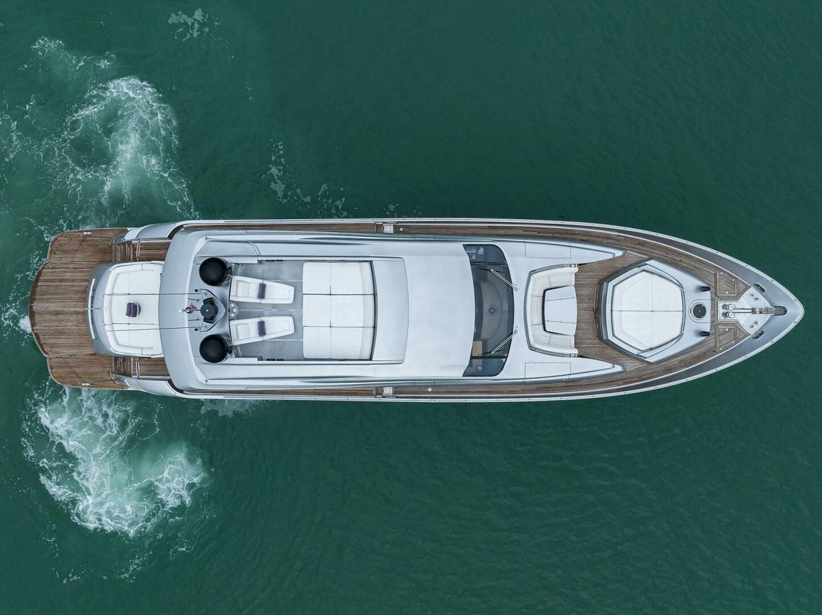 2009 Pershing 90 Express "Miura" photo 6