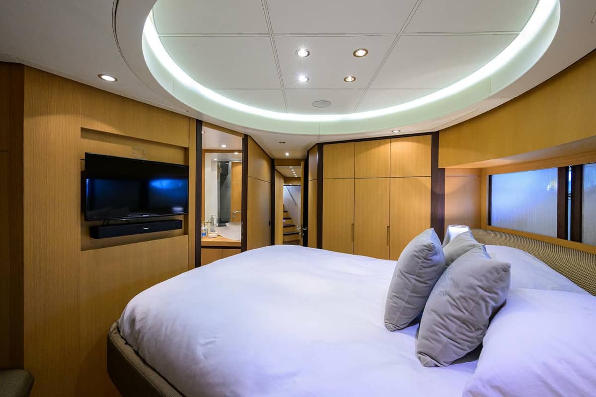 2009 Pershing 90 Express "Miura" photo 28