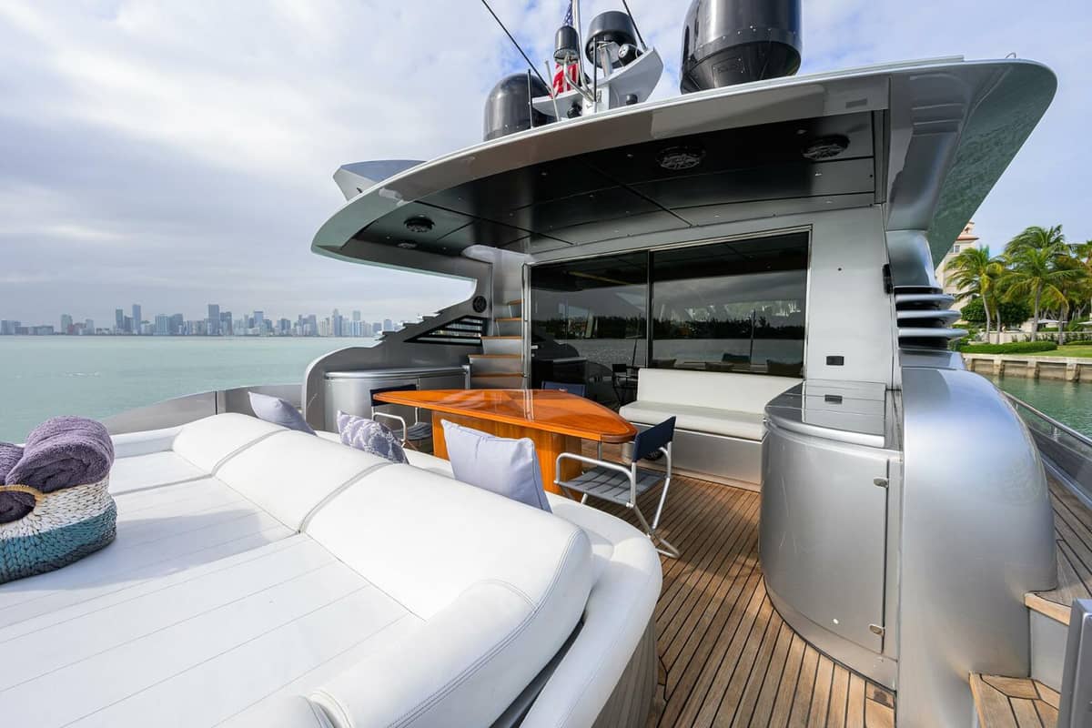 2009 Pershing 90 Express "Miura" photo 7