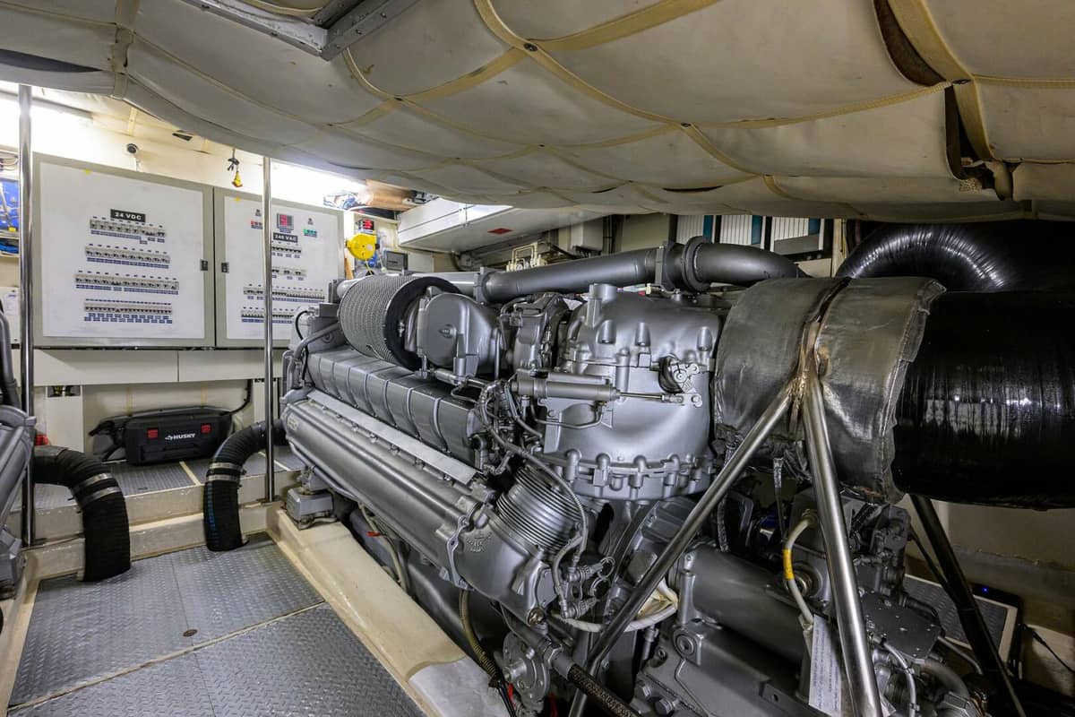 2009 Pershing 90 Express "Miura" photo 48