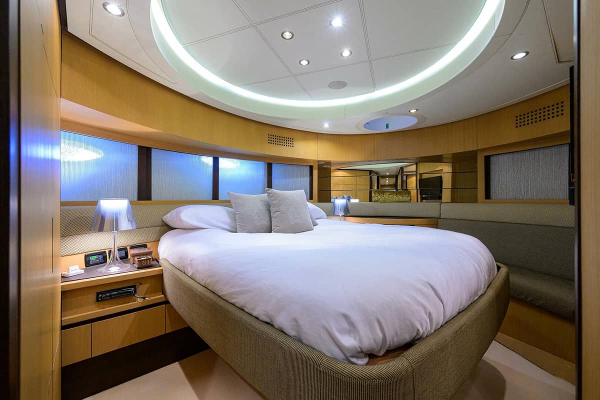 2009 Pershing 90 Express "Miura" photo 27