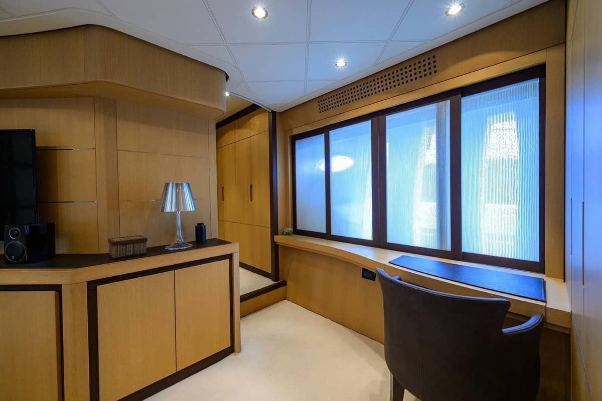 2009 Pershing 90 Express "Miura" photo 24