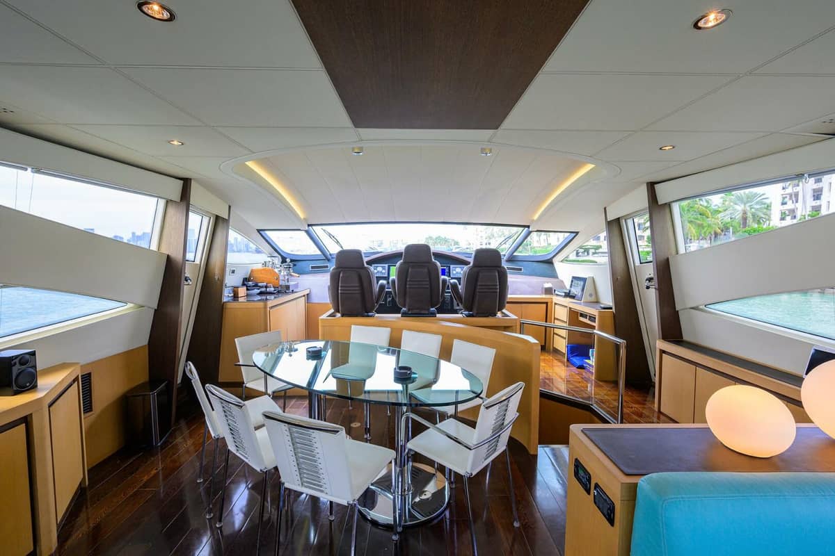2009 Pershing 90 Express "Miura" photo 12