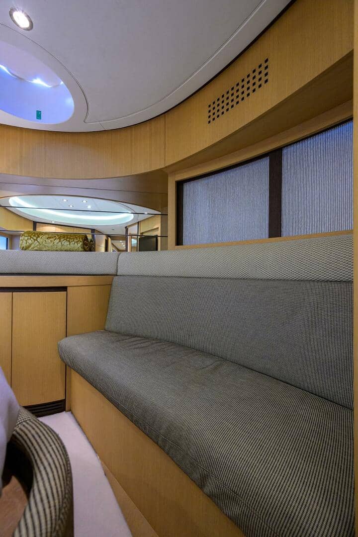 2009 Pershing 90 Express "Miura" photo 29