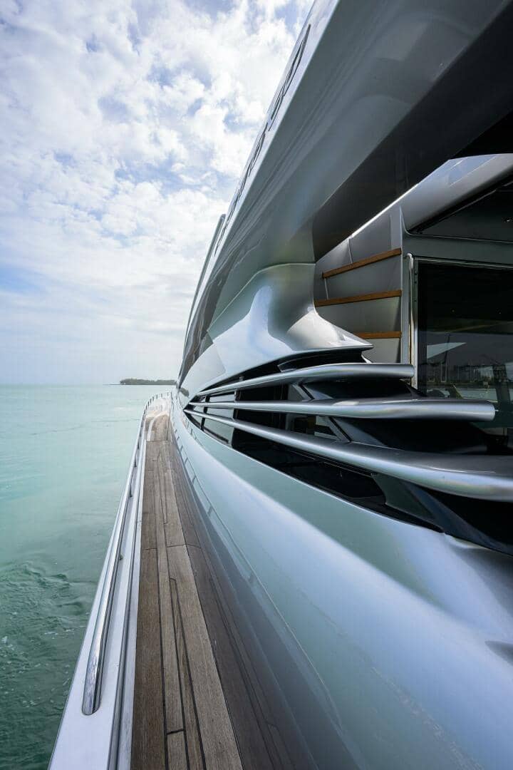 2009 Pershing 90 Express "Miura" photo 41