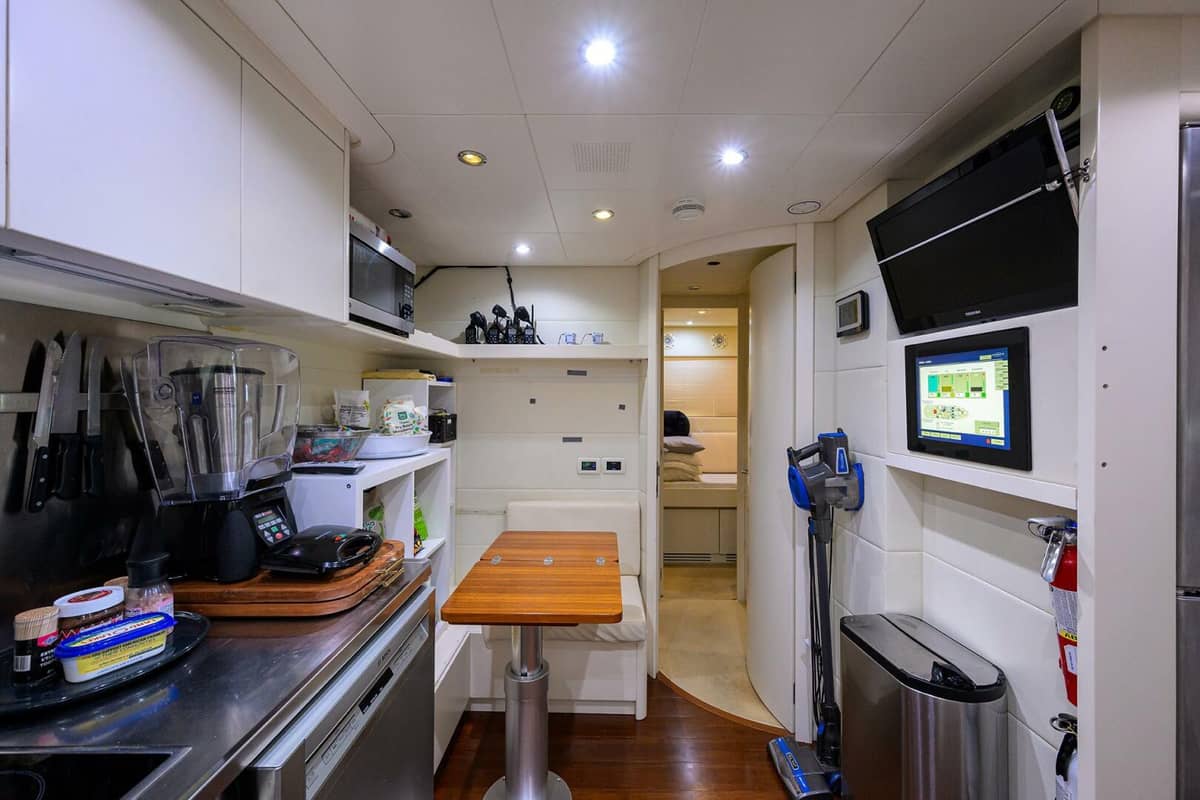 2009 Pershing 90 Express "Miura" photo 20