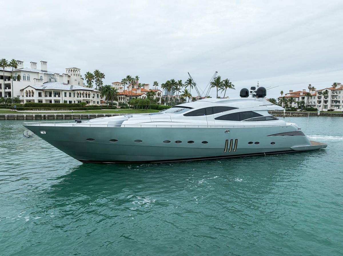 2009 Pershing 90 Express "Miura" photo 3