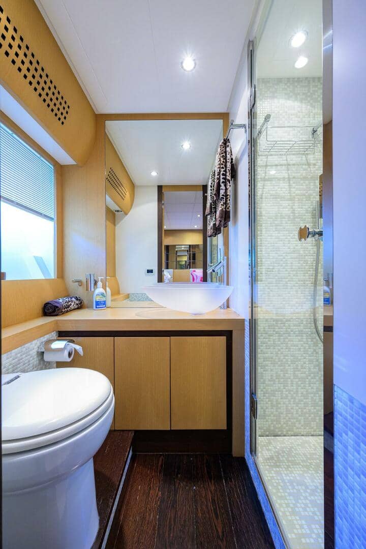 2009 Pershing 90 Express "Miura" photo 34