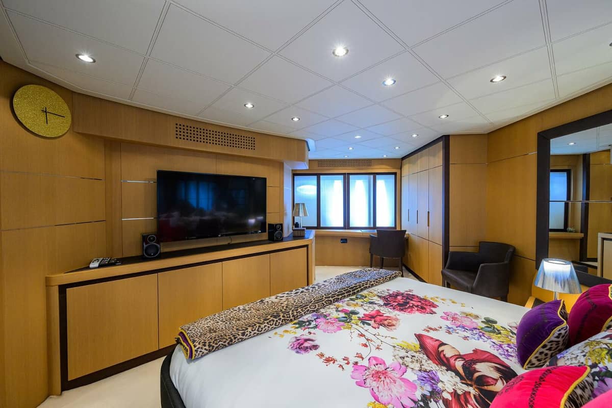 2009 Pershing 90 Express "Miura" photo 23