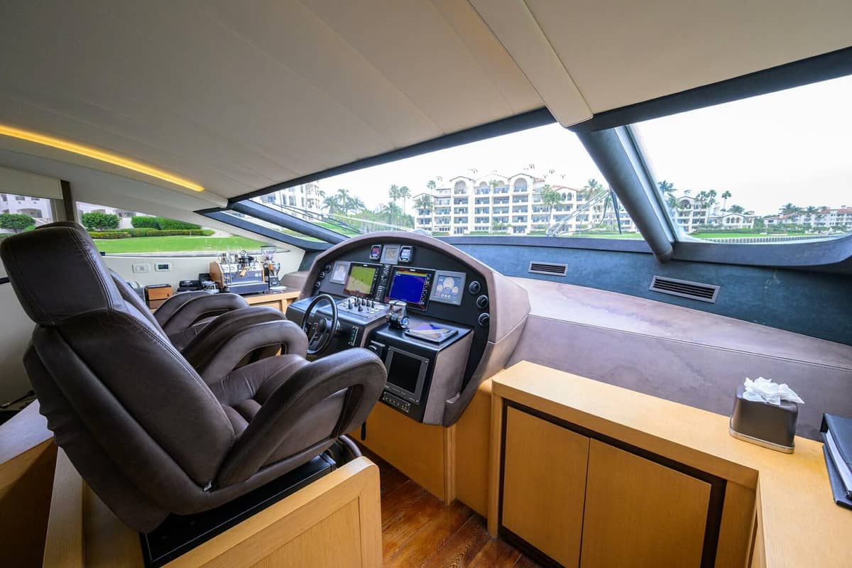 2009 Pershing 90 Express "Miura" photo 16