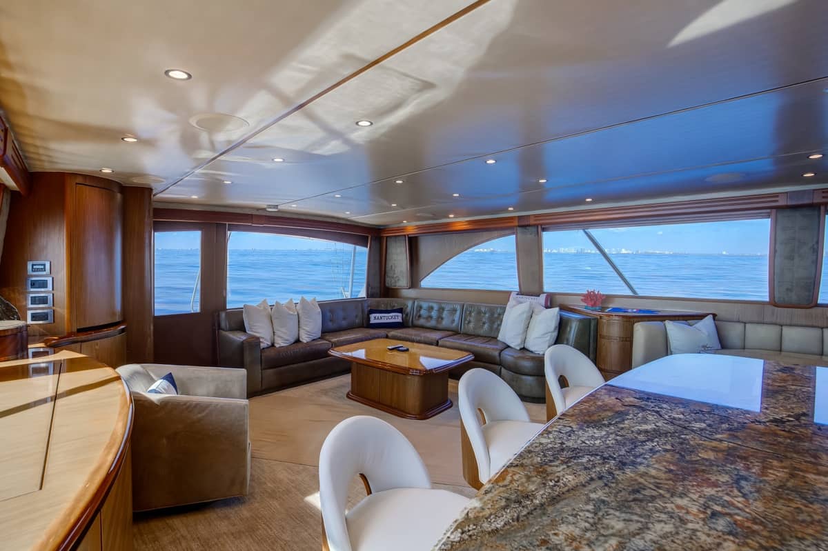 2010 Viking 82 Convertible "Done Deal" photo 3