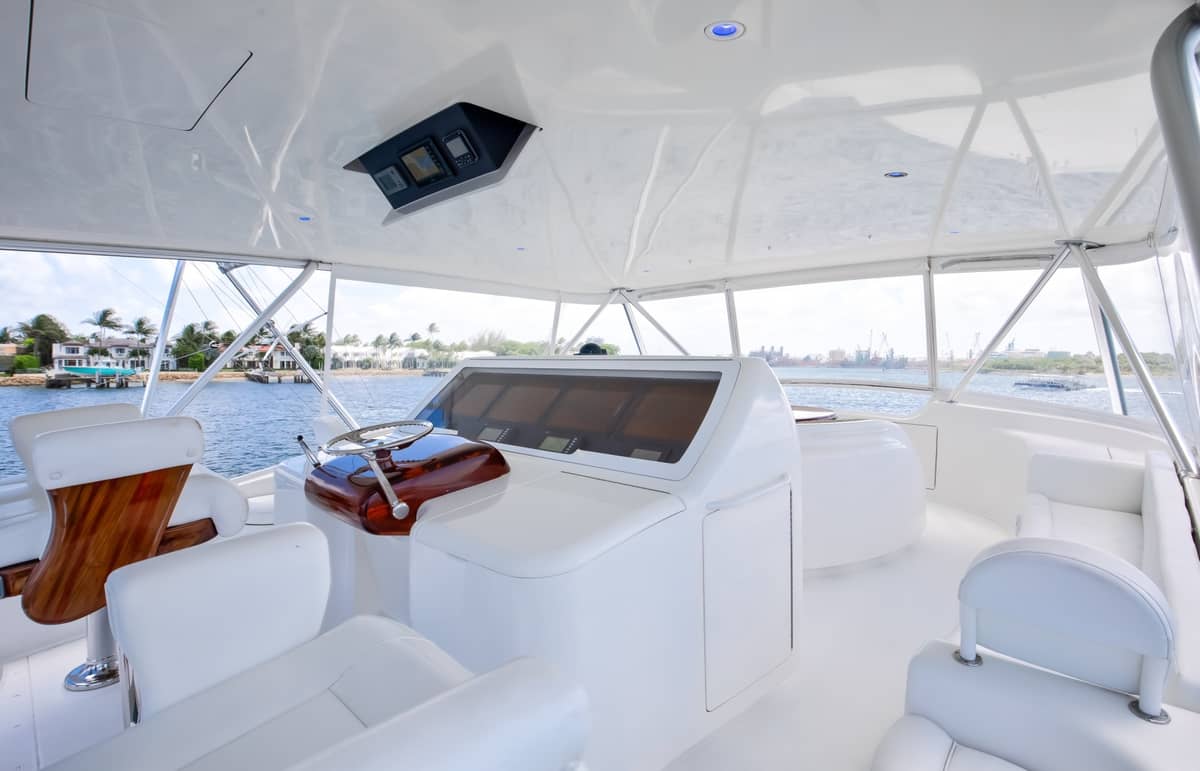2010 Viking 82 Convertible "Done Deal" photo 32