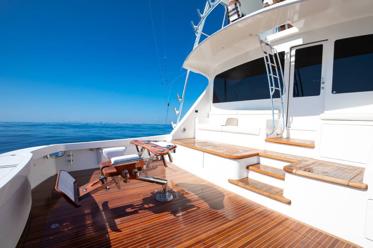 2010 Viking 82 Convertible "Done Deal" photo 35