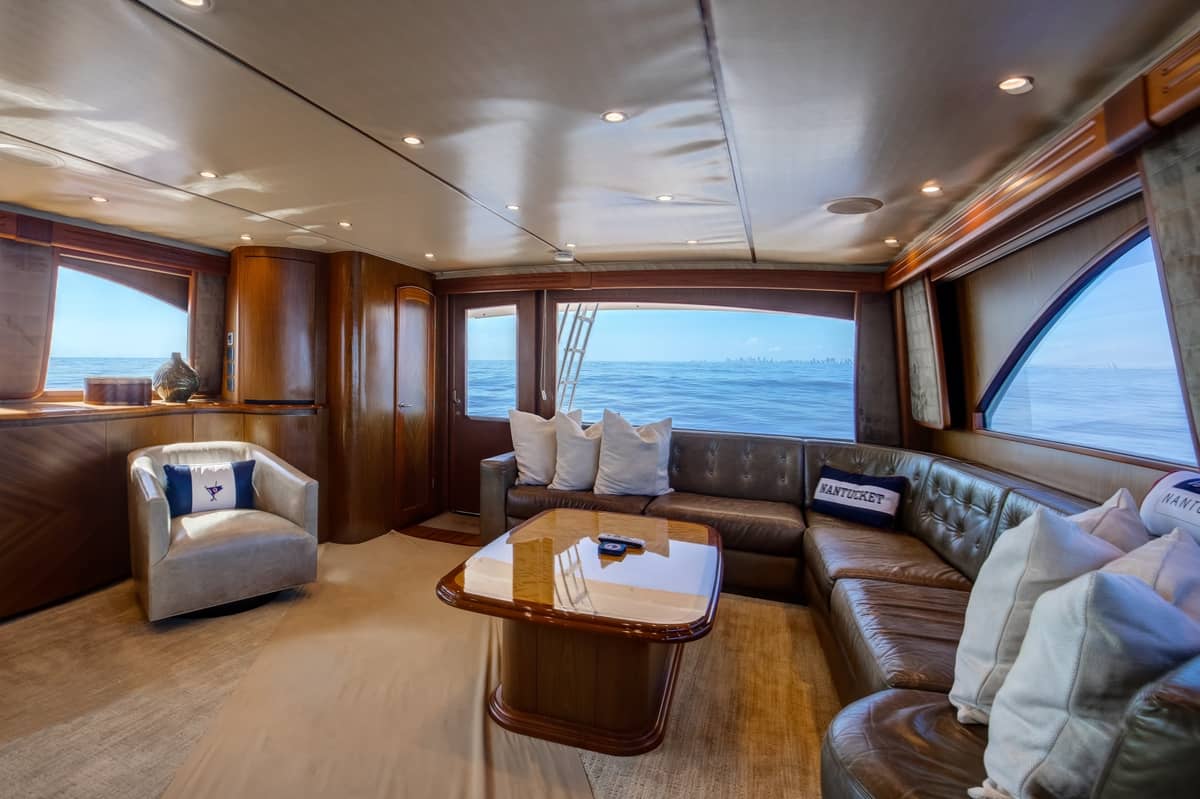 2010 Viking 82 Convertible "Done Deal" photo 5