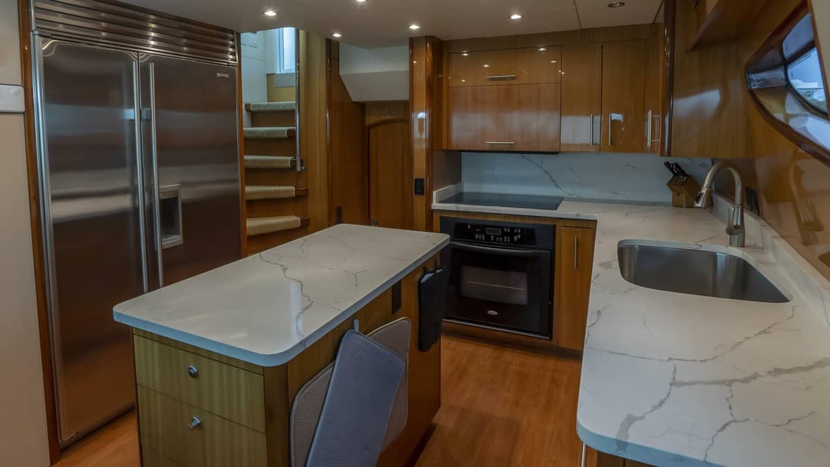 2007 Hatteras 80 "Gallopin" photo 31