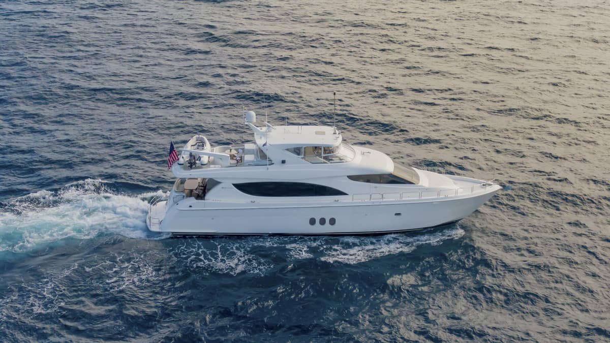 2007 Hatteras 80 "Gallopin" photo 8