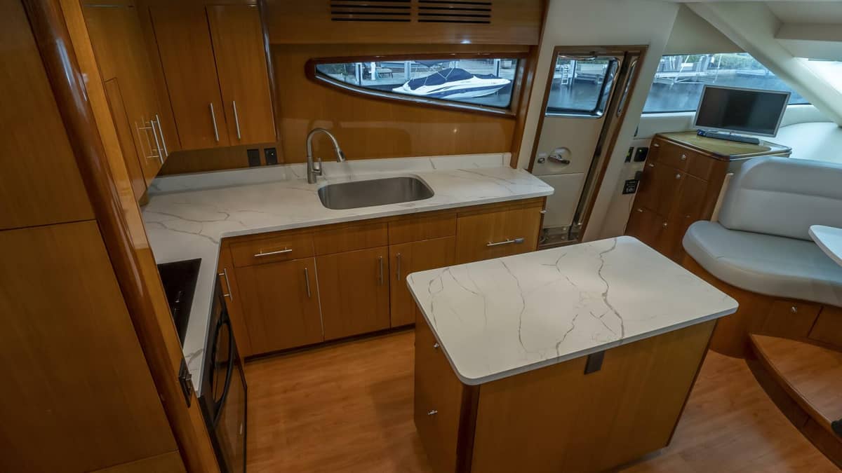 2007 Hatteras 80 "Gallopin" photo 32
