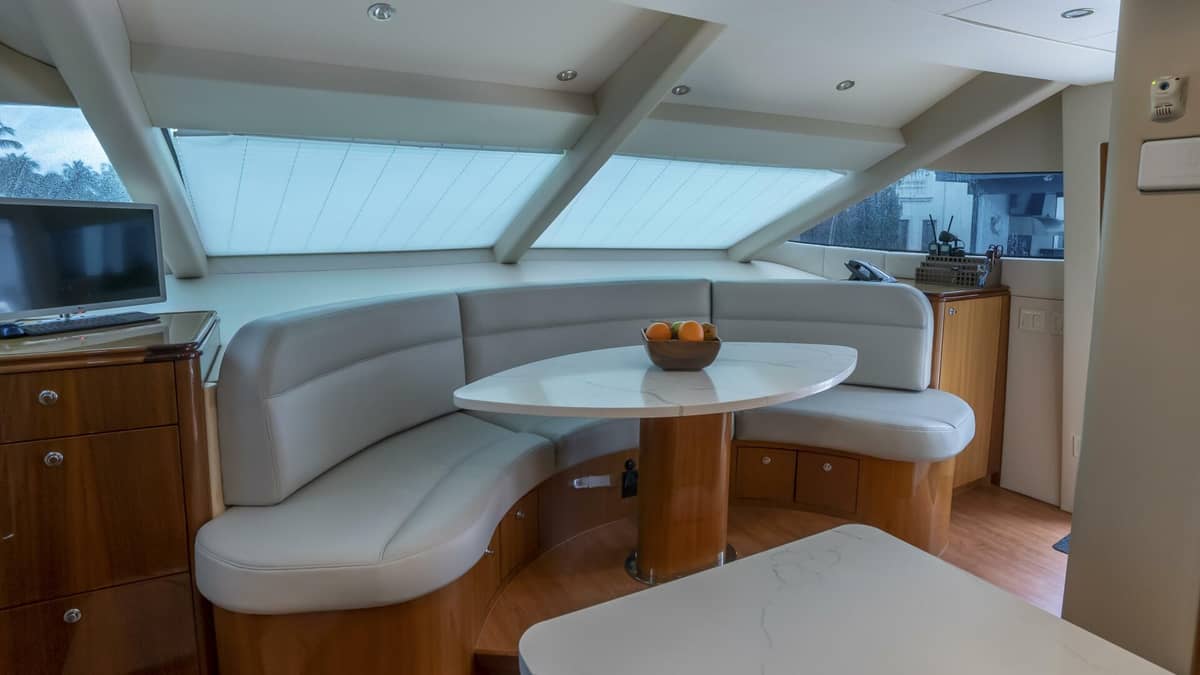 2007 Hatteras 80 "Gallopin" photo 34