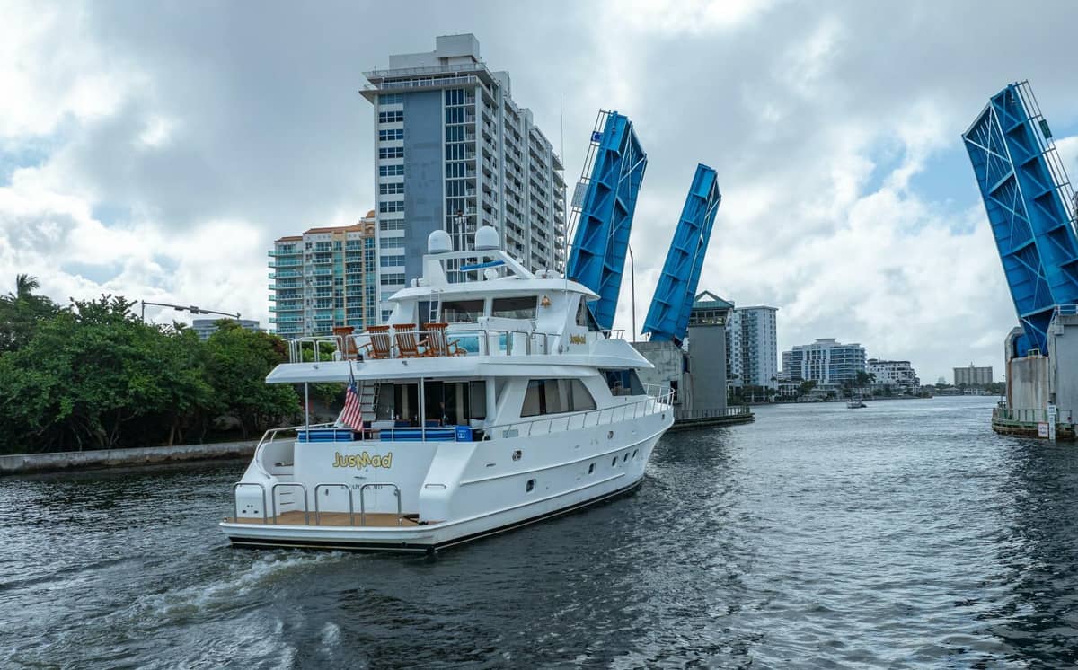 2005 Ocean Alexander 80 motoryacht "JusMad" photo 84