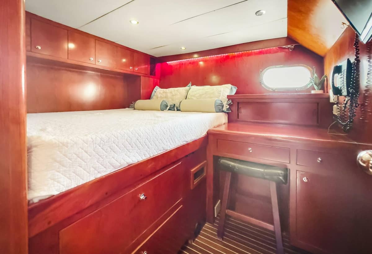 2005 Ocean Alexander 80 motoryacht "JusMad" photo 39