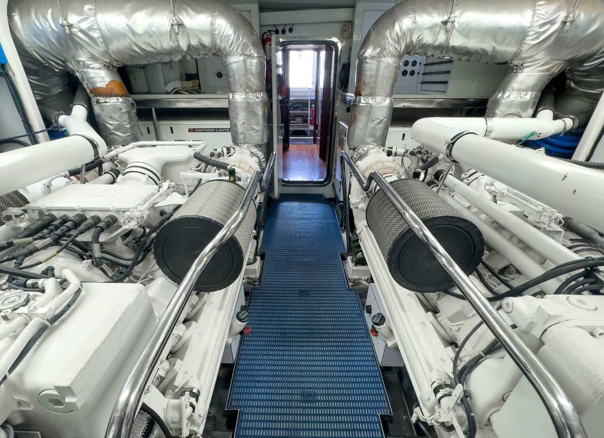 2005 Ocean Alexander 80 motoryacht "JusMad" photo 113