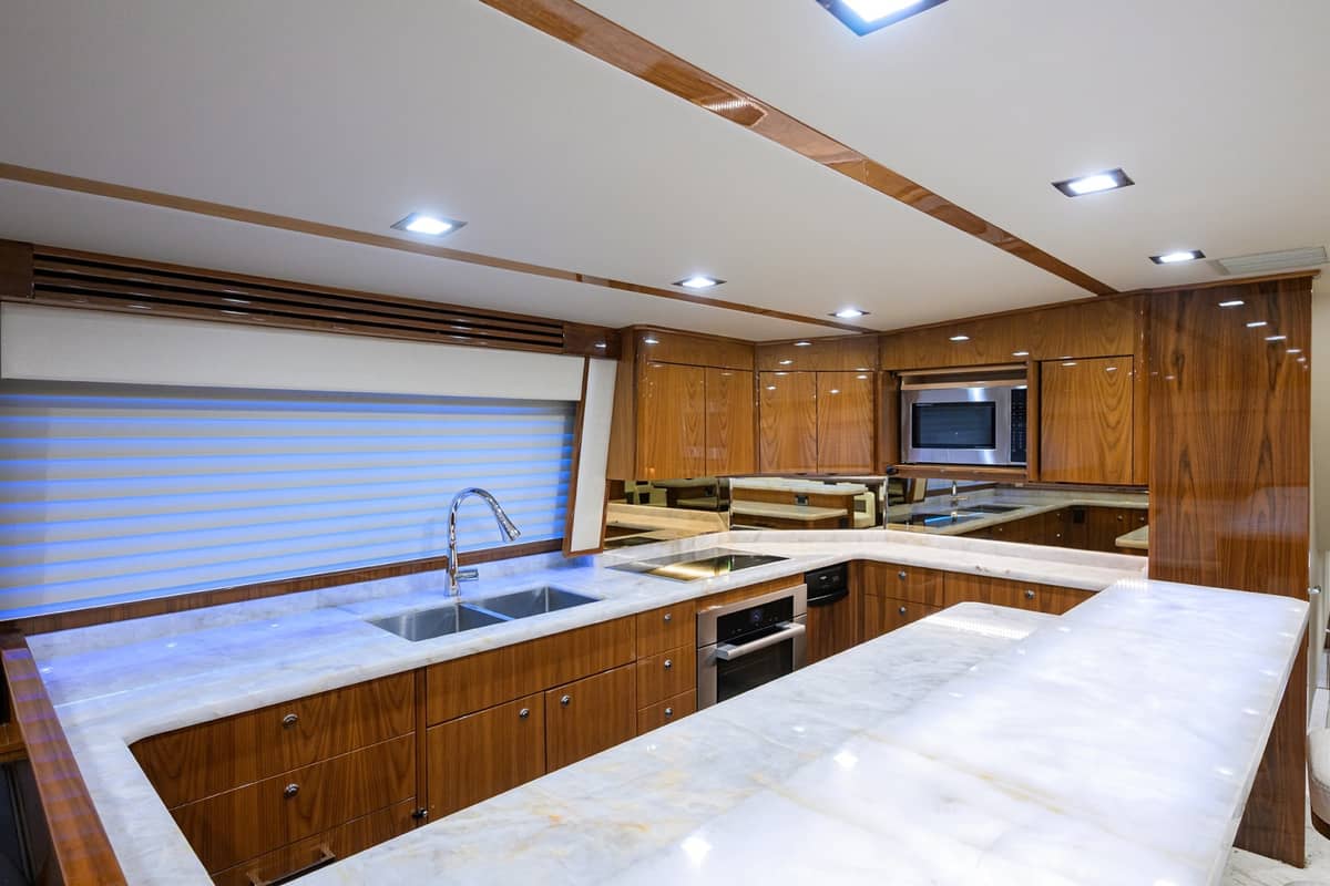 2023 Viking 80 Skybridge "MERCEDES" photo 7