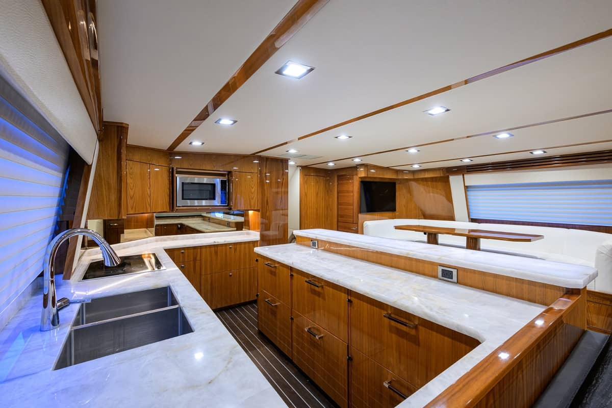 2023 Viking 80 Skybridge "MERCEDES" photo 8