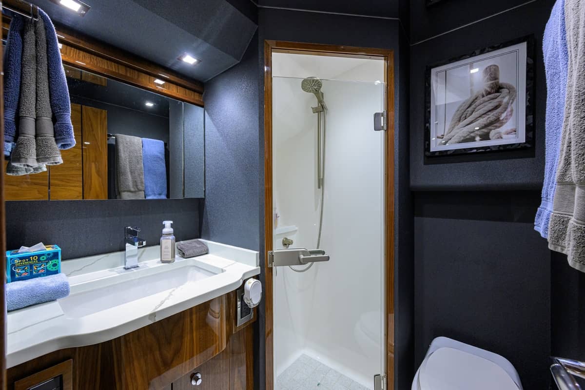 2023 Viking 80 Skybridge "MERCEDES" photo 26
